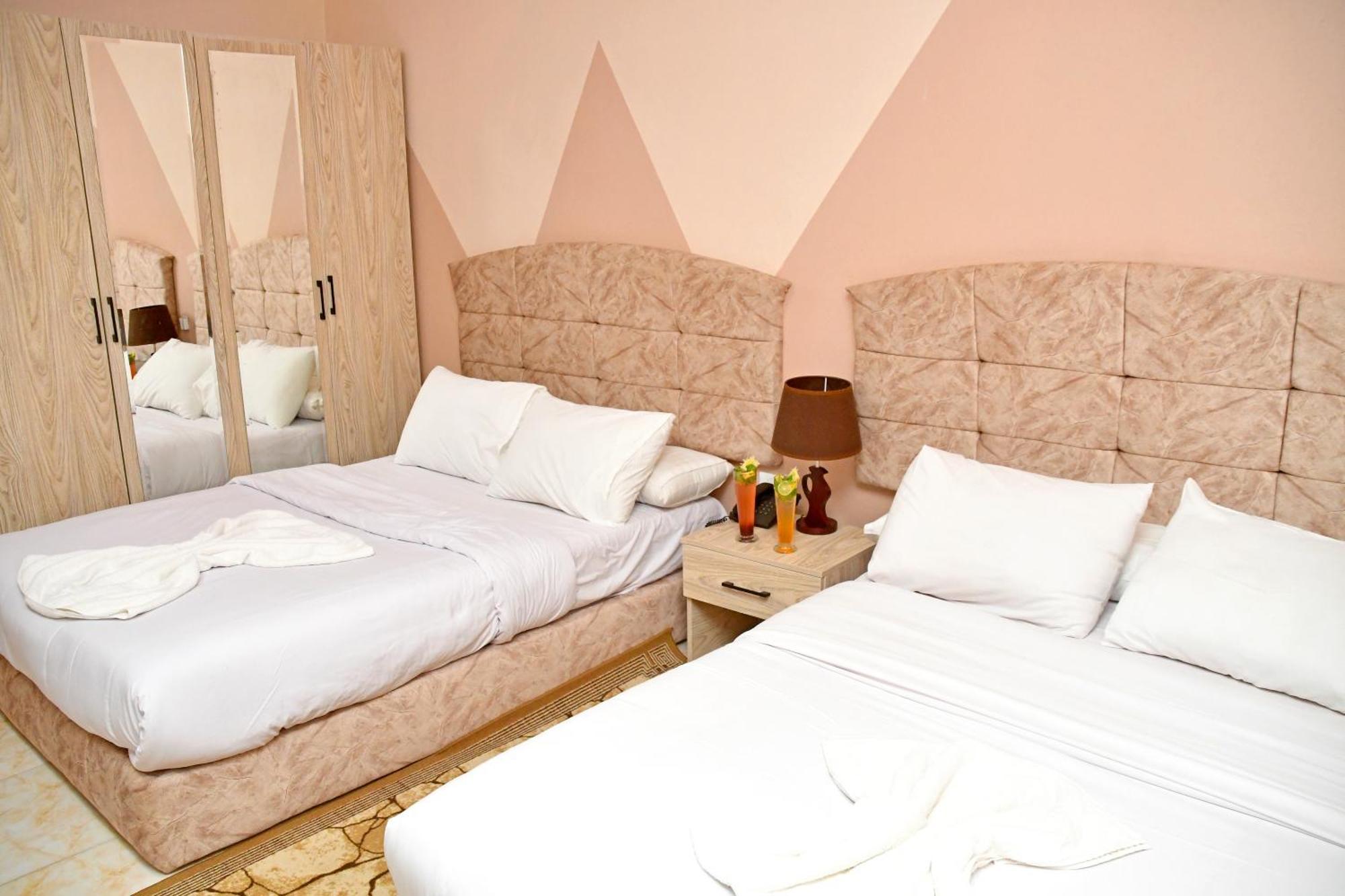 Nun Pyramids Inn Kafret el-Gabal エクステリア 写真